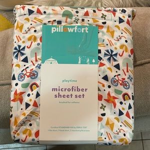 NWT Pillow fort playtime microfiber sheet set full.  no bundle over 5lb.